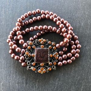 Unique costume pearl bracelet